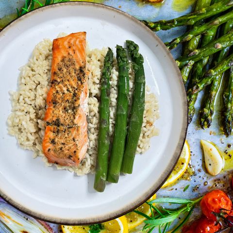 Laksefilet-BBQ-Herbs med asparges risotto - ONE SIZE