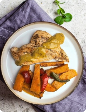 Stekt Kyllingfilet med sennepssaus, gresskar, søtpotet og paprika - ...